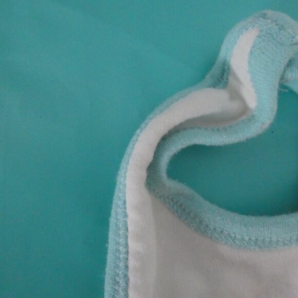 Unbranded | OS One Size | Embroidered Bird Baby Bib - Picture 9 of 13